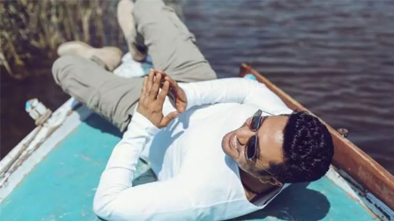 محمد عز على طريقة محمد رمضان