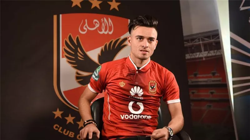 وفاة والد مهاجم النادي الأهلي 