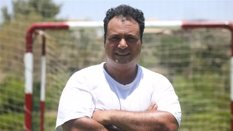 بالفيديو: مراد مكرم يكشف سبب فشله في الغناء