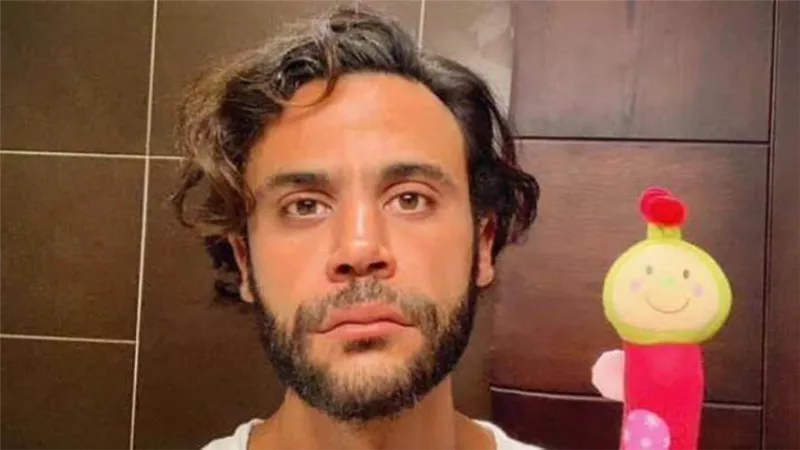 بالصور.. مغامرات محمد عادل إمام مع حفيدة الزعيم