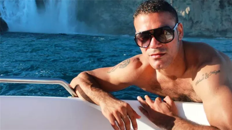 عمرو زكي لـ «خبر أبيض» :  48 ساعة وهاخرج من المستشفي