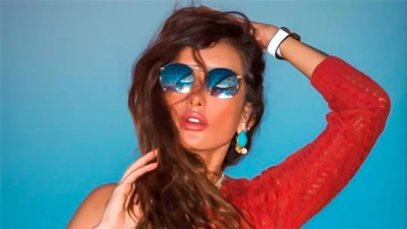 خاص بالفيديو  : ماذا قالت زينه عن إليسا وعن اعتزالها وعن المتربصون؟