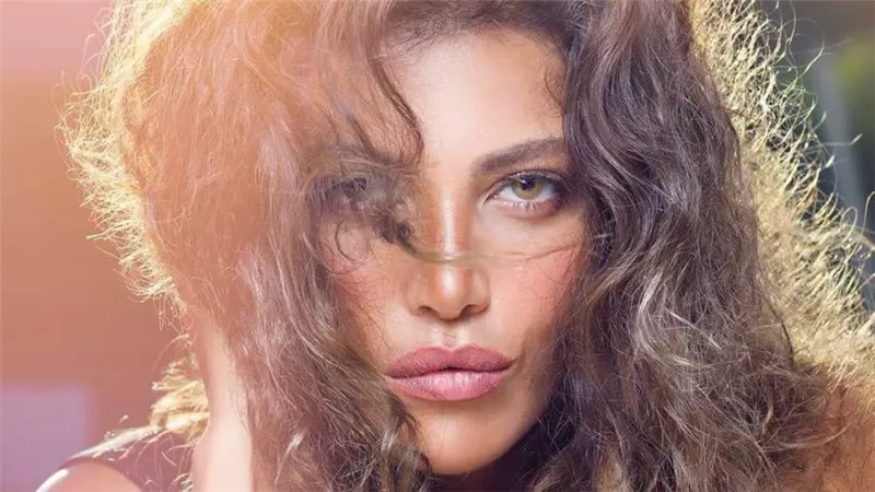 ريهام حجاج تبحث عن مسلسل «بوليسي»