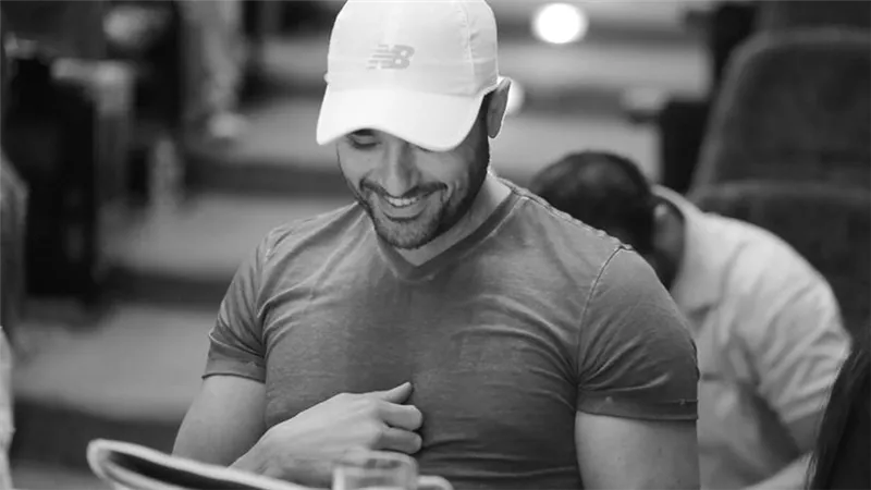 يحدث الأن .. تصوير أفيش مسرحية «علاء الدين» لأحمد عز ومحمد سعد
