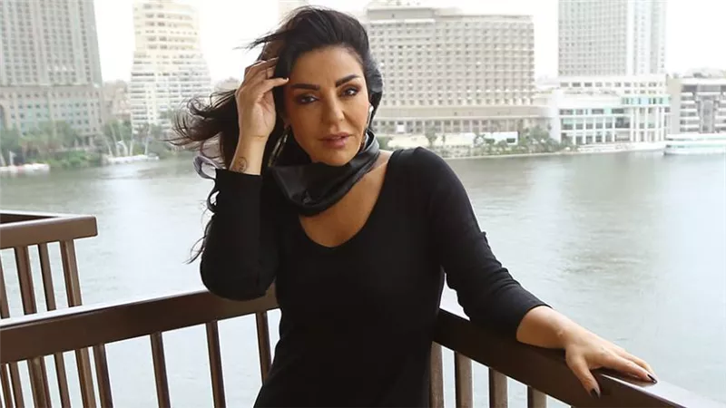 راغدة شلهوب في حوار أجرأ من برامجها .. غدا في «خبر أبيض»