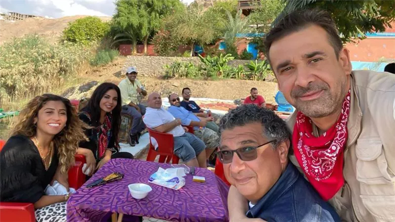 عودة كريم عبدالعزيز من أسوان بعد انتهاء تصوير البعض لا يذهب للمأذون مرتين