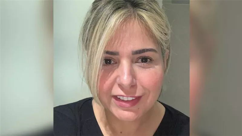 بعد سهير رمزي وحلا شيحة .. صابرين خلعت من الحجاب