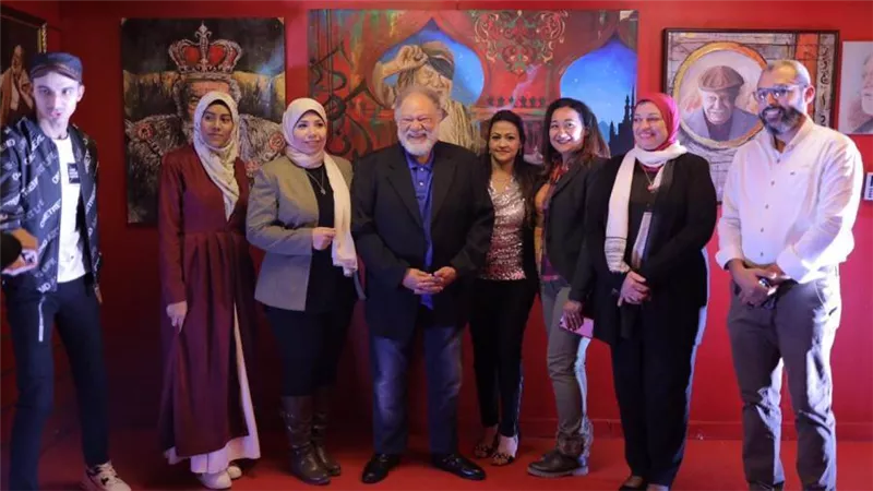 الفخراني يفتتح معرض «إرسم يحيي الفخراني»