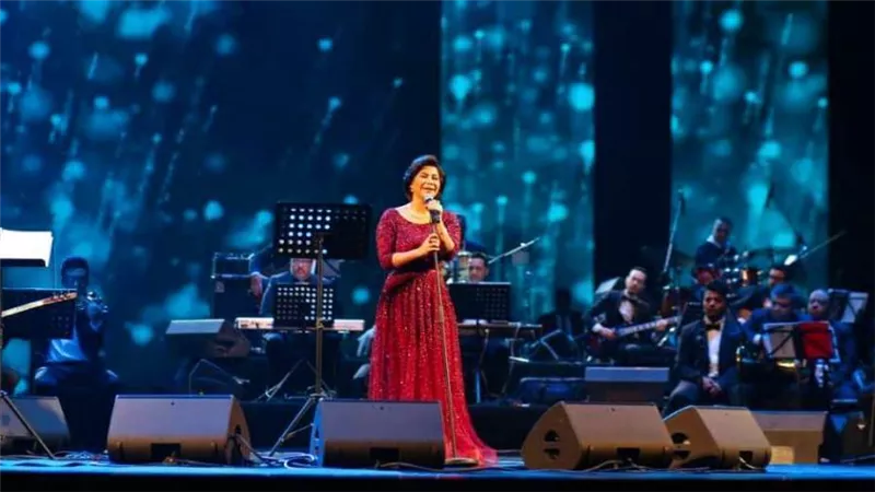 بالصور ..  شيرين تتألق بحفل كامل العدد في «المنارة» رغم برودة الجو 