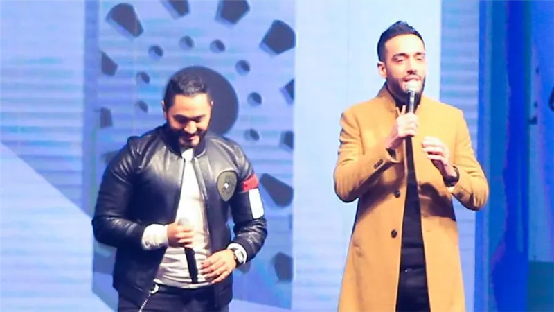 بالصور .. تامر حسني ورامي جمال يشعلان «المنارة» بحفل كامل العدد