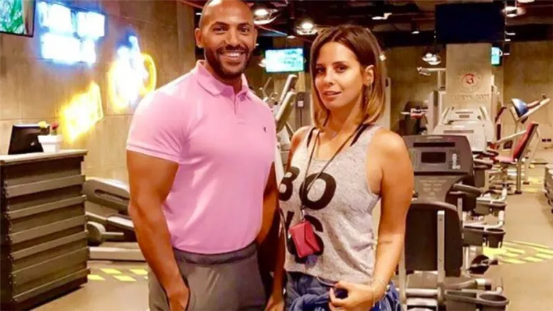 خاص : نور خطاب وإيمان العاصي في برنامج جديد والتصوير في «الجونة»