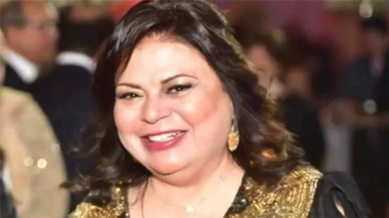مفاجآة : ماجدة زكي على كرسي المذيع قريباً