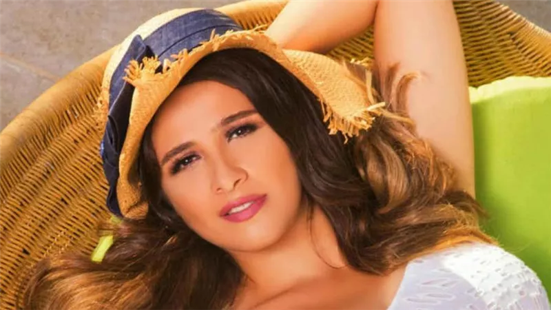 عيد ميلاد ياسمين عبدالعزيز بحضور كل النجوم 