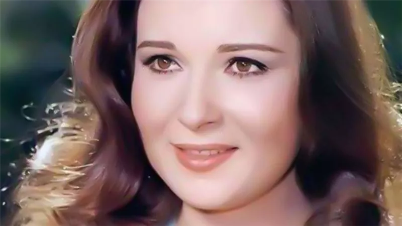 قصة نورا التي قالت لم أعرف الحب واعتزلت الفن بسبب سورة «آل عمران»