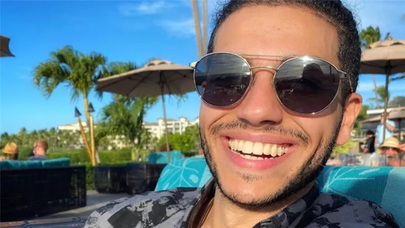 صدق أو لا تصدق .. مينا مسعود يحارب الإحباط على انستجرام بهذة الصورة