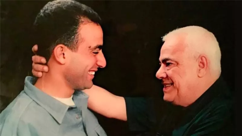 في عيد ميلاد الأب والإبن .. كيف ساهم العم صلاح في نجومية احمد السقا؟