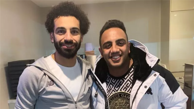 بالفيديو .. أوس أوس : صلاح عزمنى على الـ vip فى الأنفيلد واتصورت مع لوفرين وشامبرلين