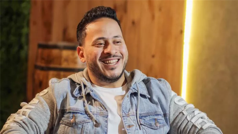 كريم عفيفي بعد حظر التجوال : قرأت كتاب «السر» لمعرفة نهاية العالم 