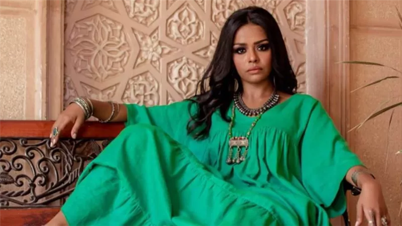 أسماء أبو اليزيد بعد أغنية رغم المسافة : أنا مش مطربة