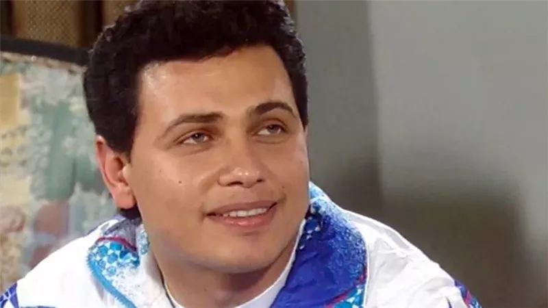 محمد رياض : مشتاق لأجواء «لن أعيش في جلباب أبي» وافتقدنا نور الشريف