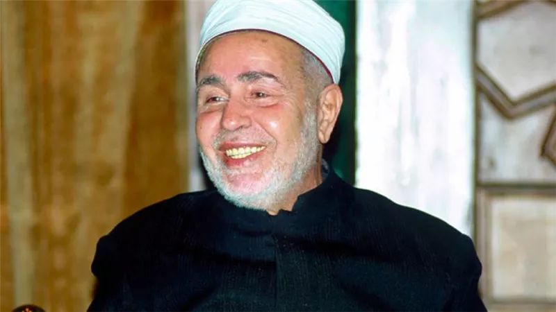 سيد طنطاوي .. شيخ الأزهر الذي أنقذ منصب المفتى من الإلغاء ودفن في البقيع