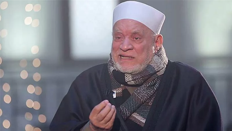 أحمد عمر هاشم .. استغرق 17 عاماً في كتابة آخر مؤلفاته