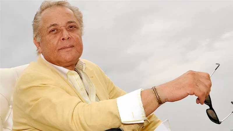 محمد محمود عبدالعزيز في ذكرى ميلاد الساحر : إدعوا لأبويا