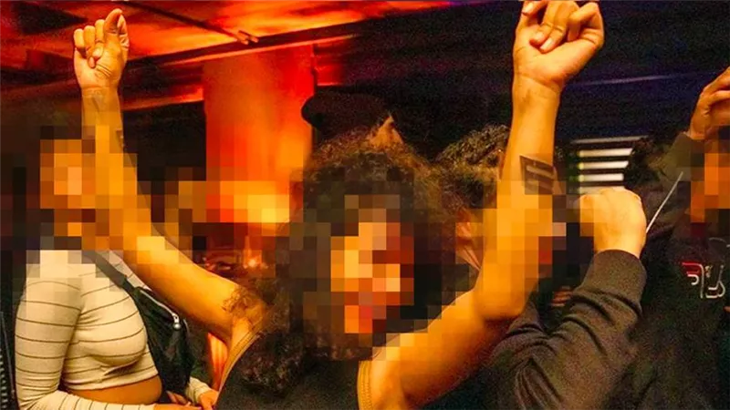 قصة حفل سيدة الأعمال الشهيرة الذي تسبب في إصابة عدد من مشاهير الجونة بالكورونا