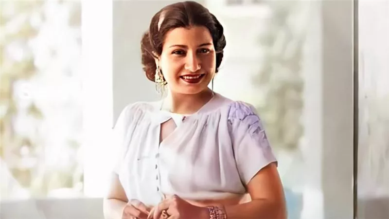 صحافة زمان .. الموضة على طريقة الفنانة الصاعدة أم كلثوم