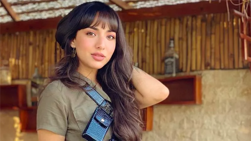 نور الزاهد تخوض أولي تجاربها الإعلامية ببرنامج «Gen to Gen» بتشجيع من شقيقتها هنا