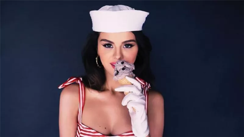 سيلينا جوميز .. بعد سنوات من المرض النفسي تعود بـ «Ice Cream»