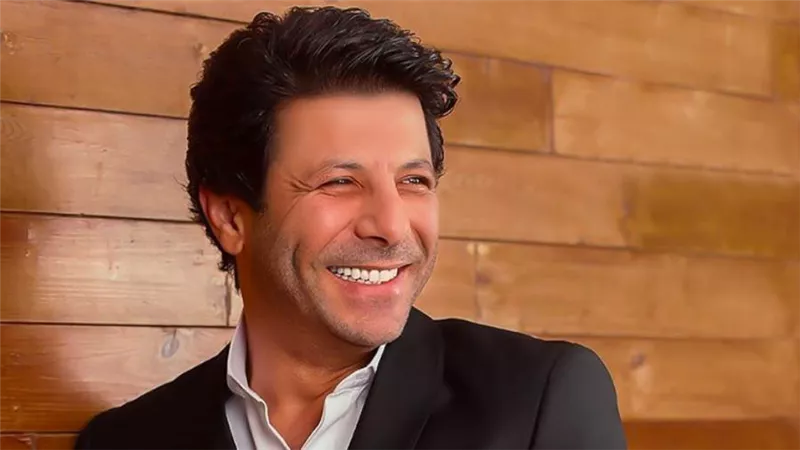 إياد نصار دكتور جامعي وخبير روبوتات ويعمل مع الداخلية في فيلم «موسى»