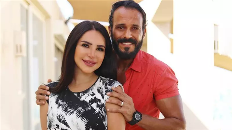 يوسف الشريف مع زوجته إنجي علاء في أول ظهور له منذ تصريحات «التلامس والأهلي»
