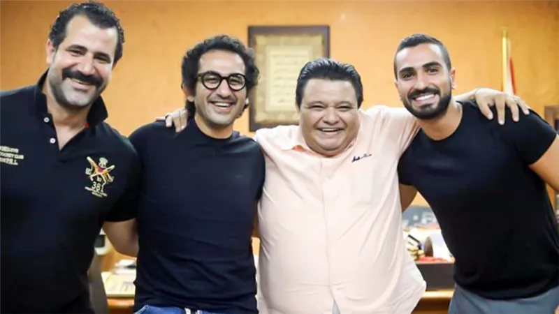 صورة .. خالد جلال يجمع أحمد حلمي والشرنوبي ومحمود حافظ في مسرحية من إخراجه قريباً