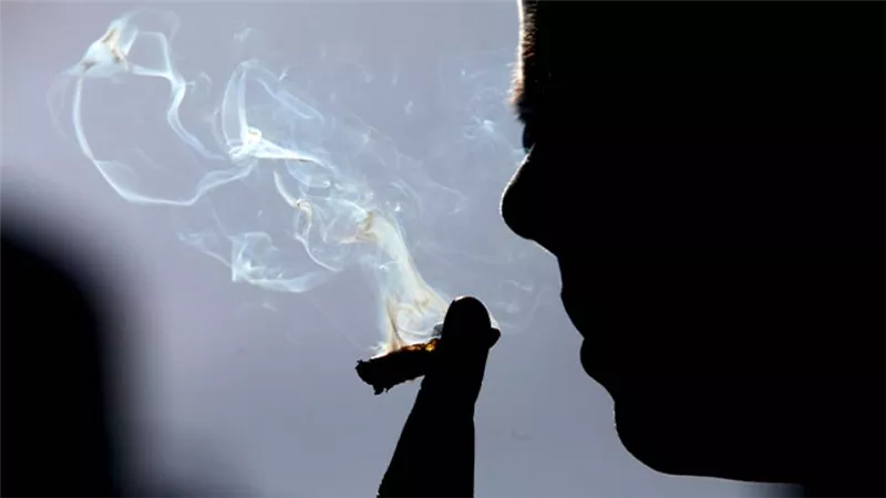 نجوم قضايا المخدرات فى الوسط الفنى .. هل تؤيد تدخل النقابات لشطبهم أم لدعمهم؟