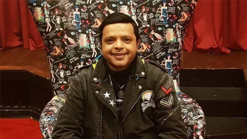 محمد هنيدي يرث بيت رعب في ملاهي في فيلم النمس والإنس