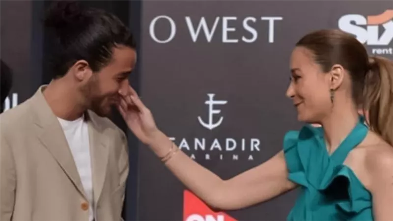 أحمد مالك ومنة شلبي يقعان في علاقة حب غريبة تبدأ من الحمام في مسلسل نمرة اتنين
