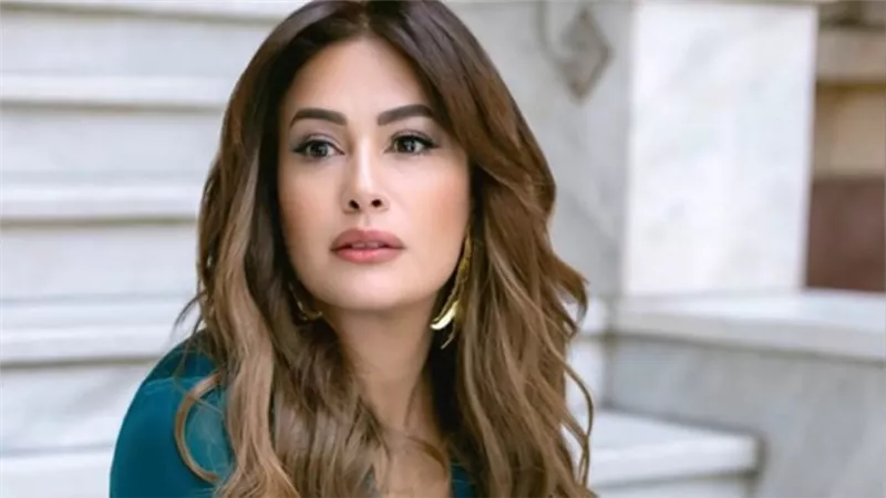 من كرواتيا إلي الأقصر .. سبب غياب هند صبري عن مهرجان الجونة
