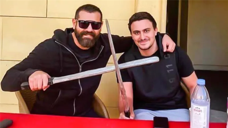 صورة .. ياسين السقا مع عمرو يوسف من كواليس مسلسل الملك رمضان 2021