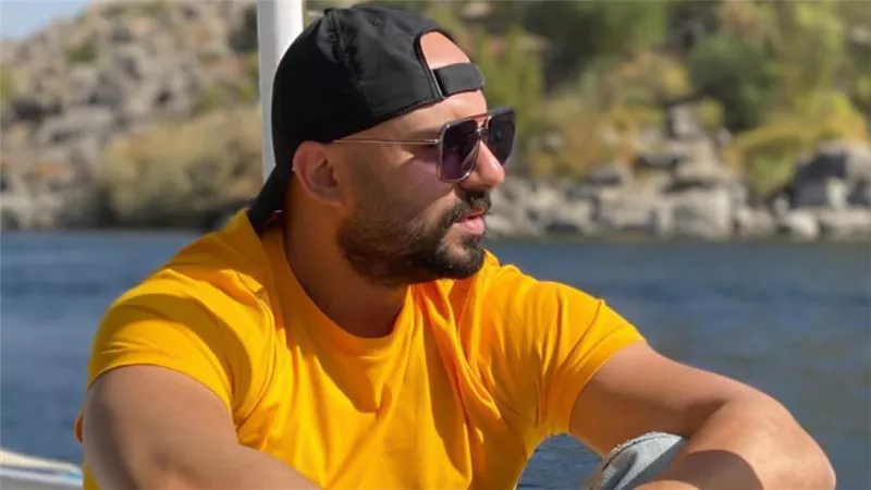 أحمد صلاح حسني