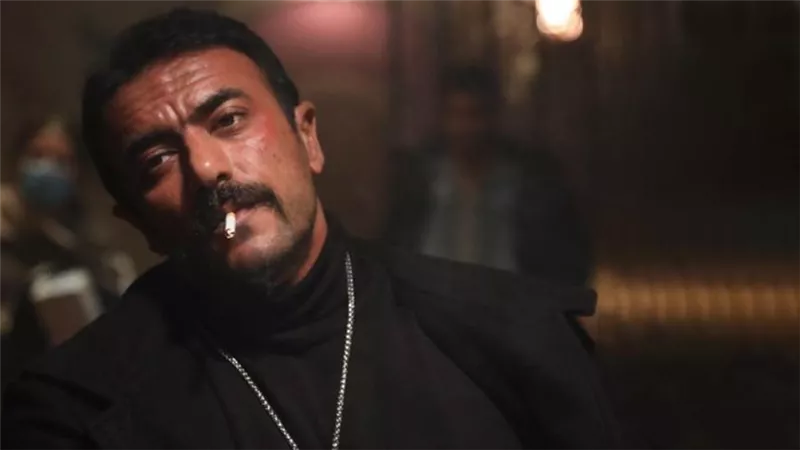 أحمد العوضي يكشف عن لوك شخصية سيف الخديوي في مسلسل اللي مالوش كبير رمضان 2021