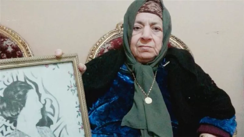 مديرة منزل أم كلثوم : تكفلت بتربيتي أنا وشقيقي بعد وفاة والدي وكانت تعطيني ثيابها
