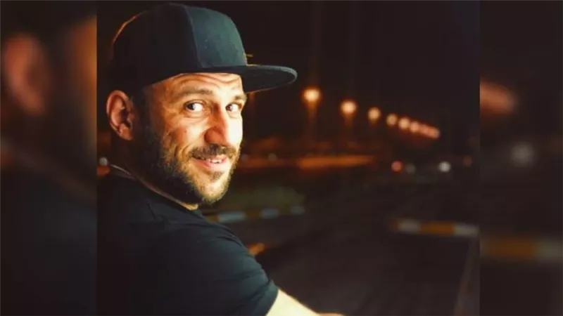 إصابة أحمد مكي بفيروس كورونا وخضوعه لـ العزل المنزلي