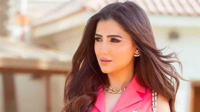 مي عمر : بقالي أسبوعين بعاني من مرض مفاجئ وماكنتش قادرة أرجع القاهرة لكن بقيت أحسن