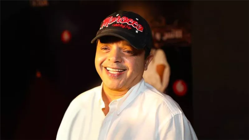 محمد هنيدي عن سبب قصر قامته : عم صلاح هو اللي خلاني أشيل حديد كتير وأنا صغير