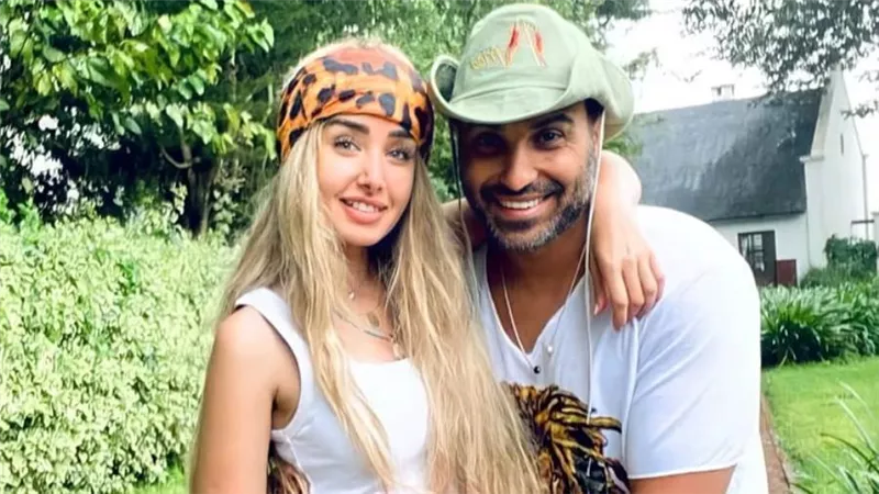 هنا الزاهد فى الذكرى الثالثة لخطوبتها إلى أحمد فهمى : مسمينى على الموبايل كتكت واتخانقت معاه مرتين وعملت له بلوك 