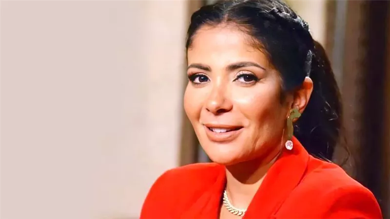 منى زكي : قطعت صور فرحي لأن شكلي مكنش عاجبني واتعلمت من عفروتو التمثيل على المسرح