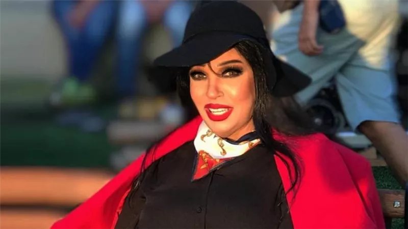 فيفي عبدة عن تعطل الفيسبوك وإنستجرام وواتساب : ياريت ميبقاش فيه سوشيال ميديا لأنها إدمان أكثر من المخدرات