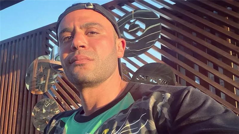 محمد إمام يجسد شخصية ميكانيكي في مسلسله الجديد تربو تأليف أحمد أبوزيد وإخراج شيرين عادل رمضان 2022