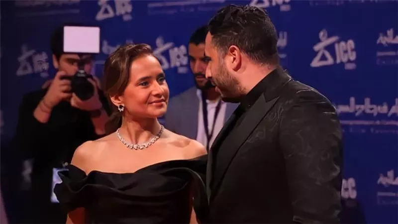 هشام عاشور يرافق زوجته نيللي كريم أثناء تكريمها بمهرجان قرطاج السينمائي